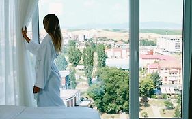 Hotel 12