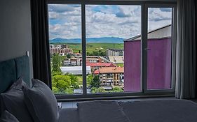 Hotel 12